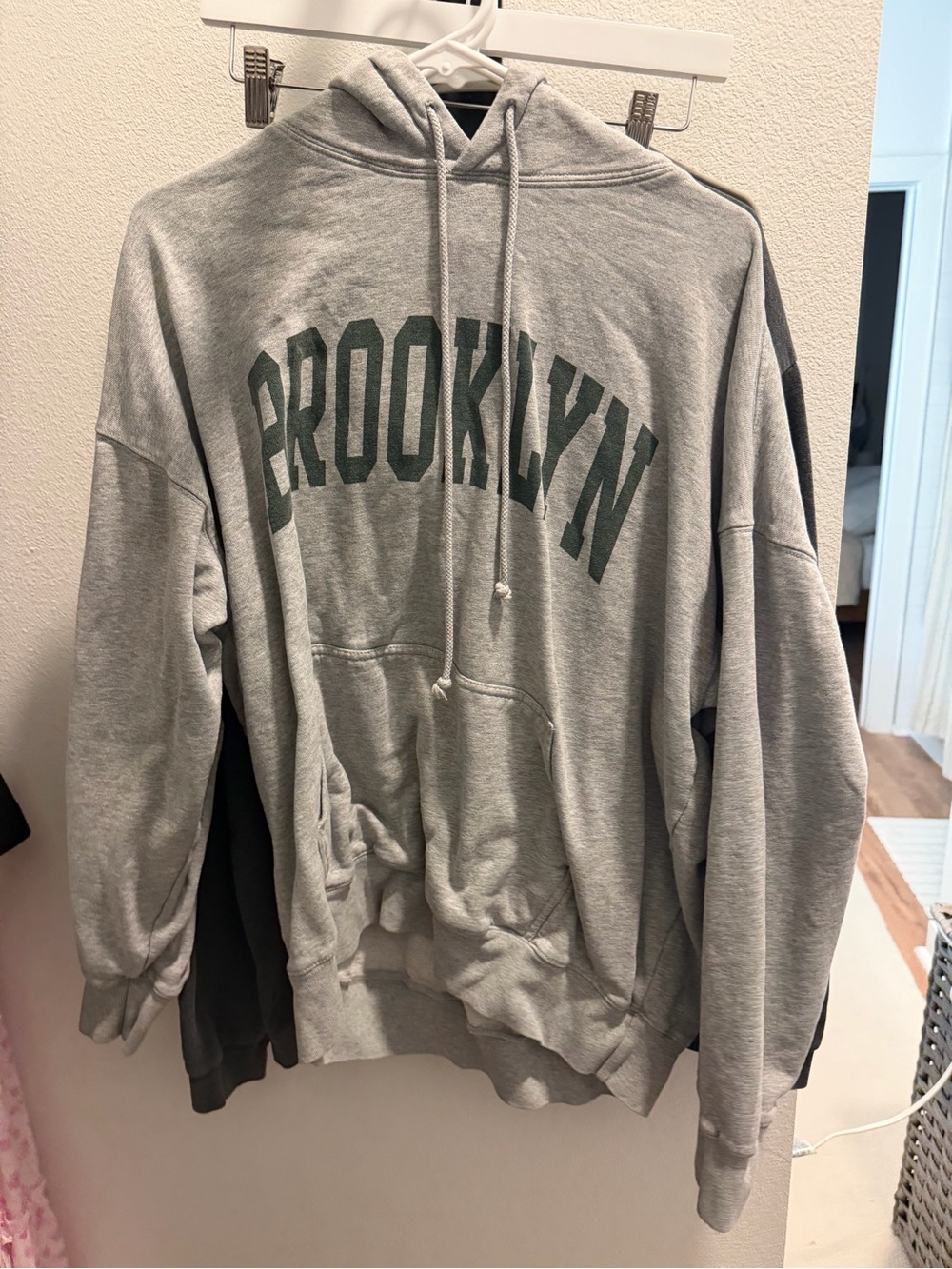 Brandy Melville Gray 'BROOKLYN' Pullover Hoodie